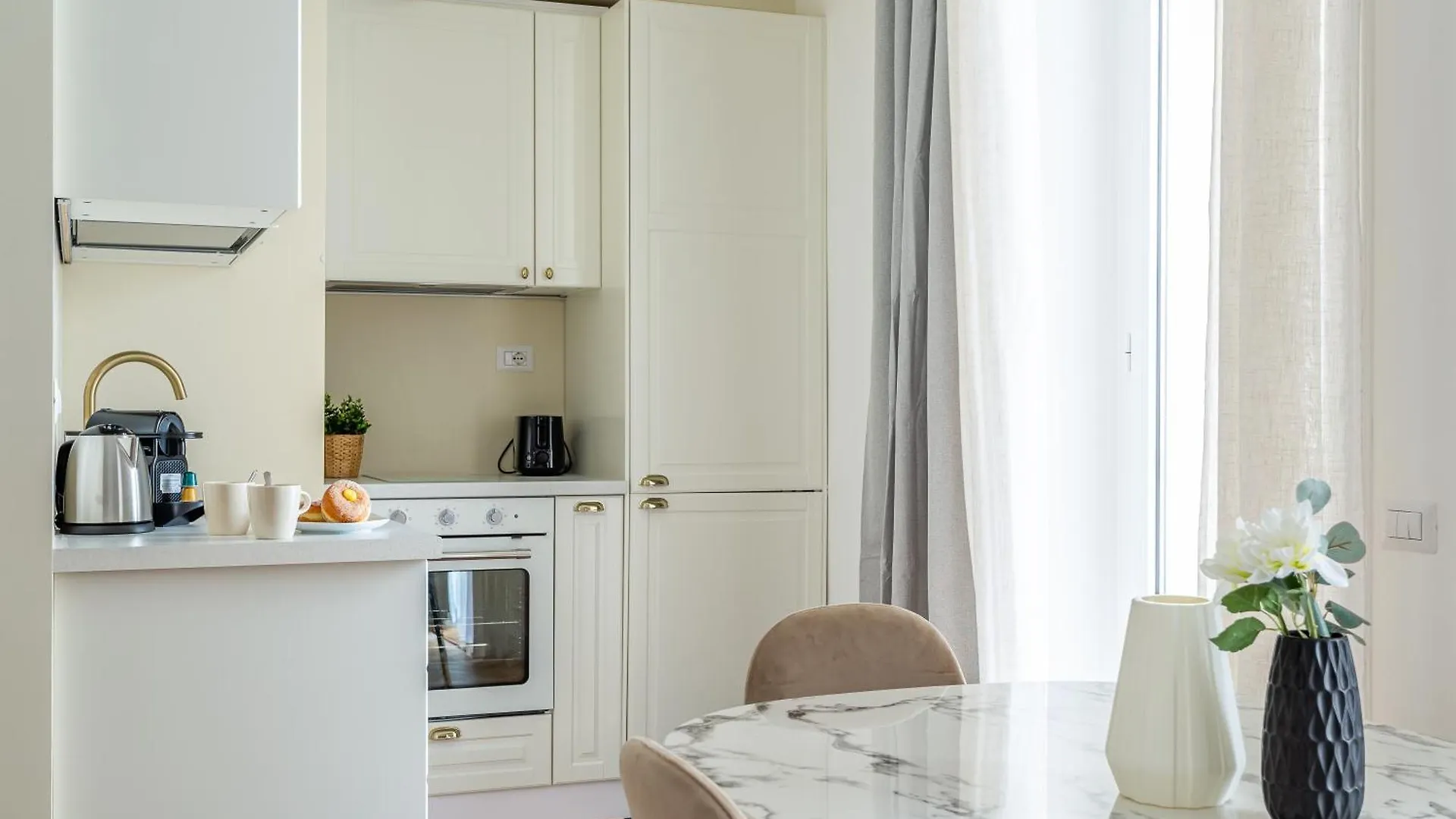 Iflat Stylish & Cozy Apt In The Heart Of Monti Rzym Włochy