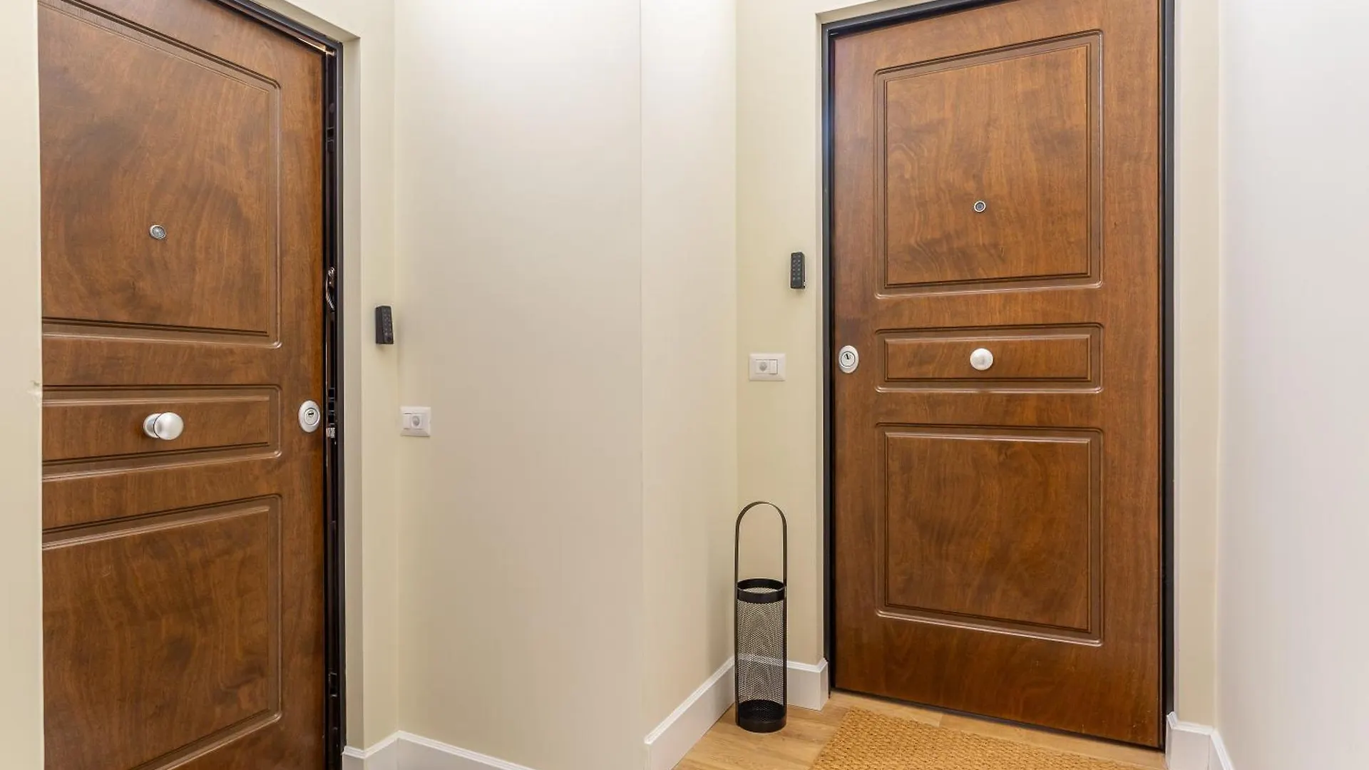 Iflat Stylish & Cozy Apt In The Heart Of Monti Rome Italy