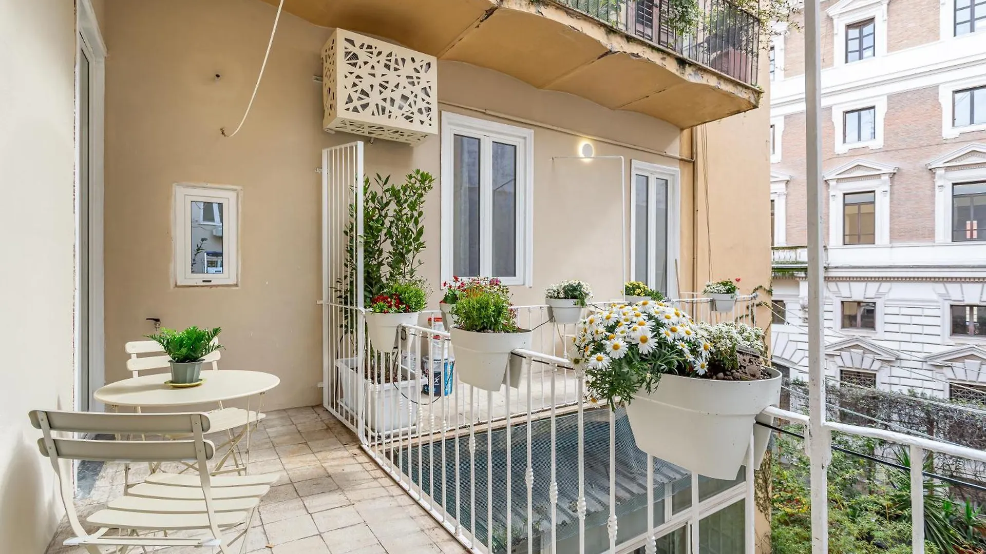 Iflat Stylish & Cozy Apt In The Heart Of Monti Rome