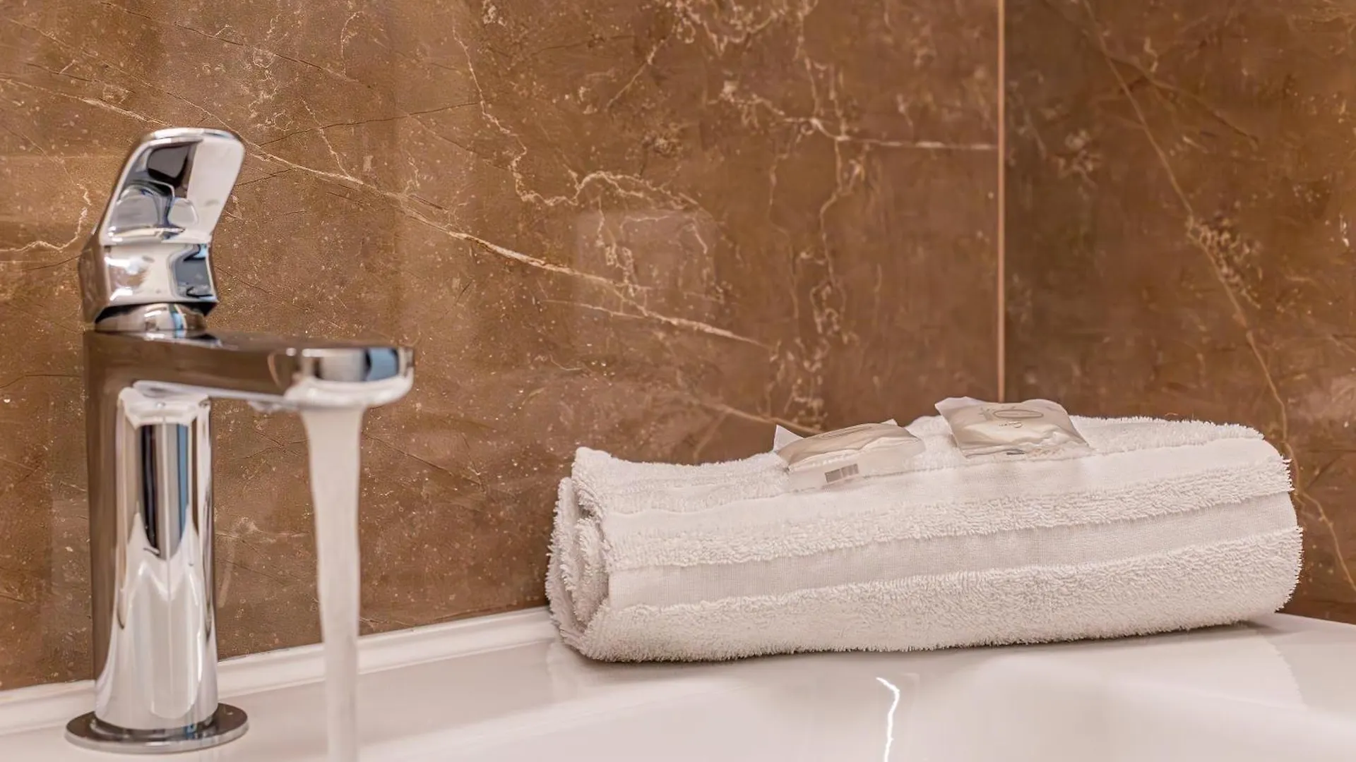 Apartment Iflat Stylish & Cozy Apt In The Heart Of Monti Rome Italy