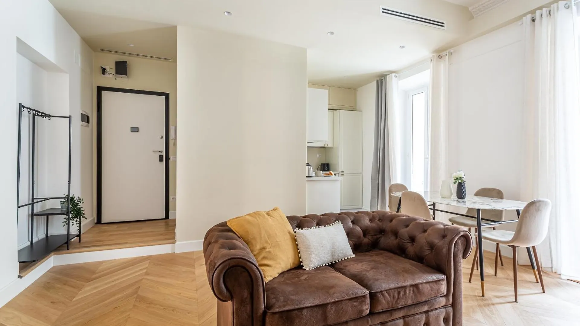 Iflat Stylish & Cozy Apt In The Heart Of Monti Rome 0*,