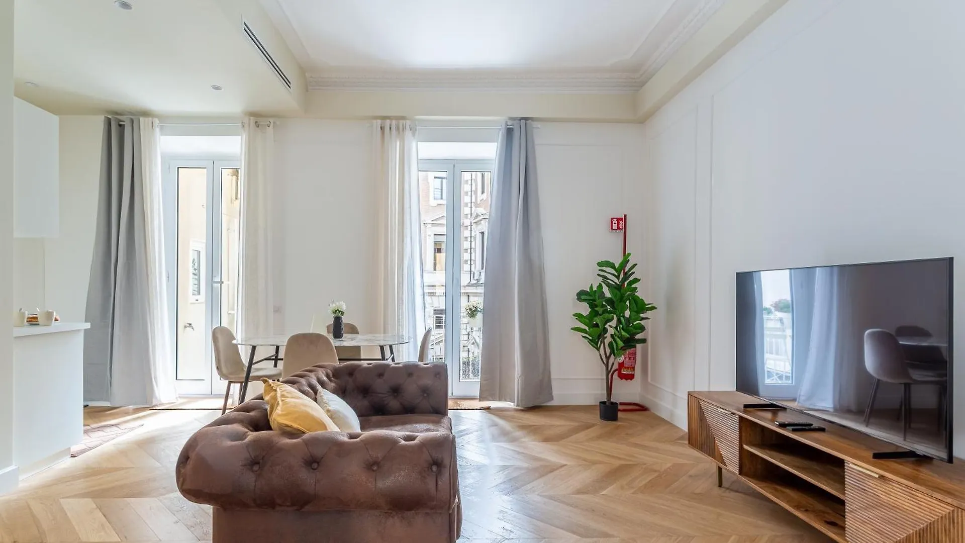 Iflat Stylish & Cozy Apt In The Heart Of Monti Rome Italy